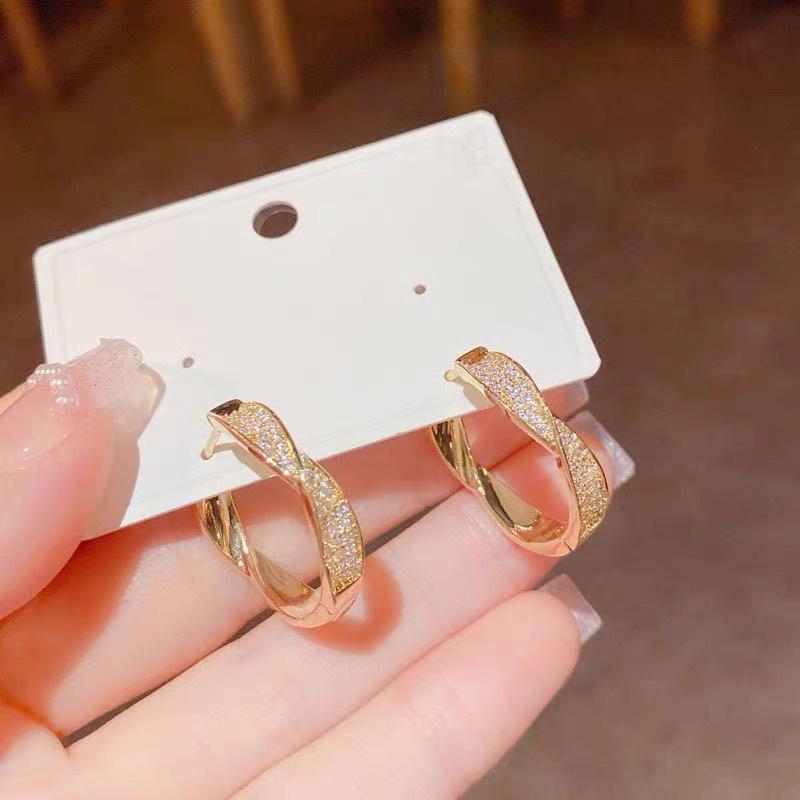 2024 Trend: Luxury Zircon Twisted Hoop Earrings for Women – Elegant Ear Cuffs & Simple Hoops