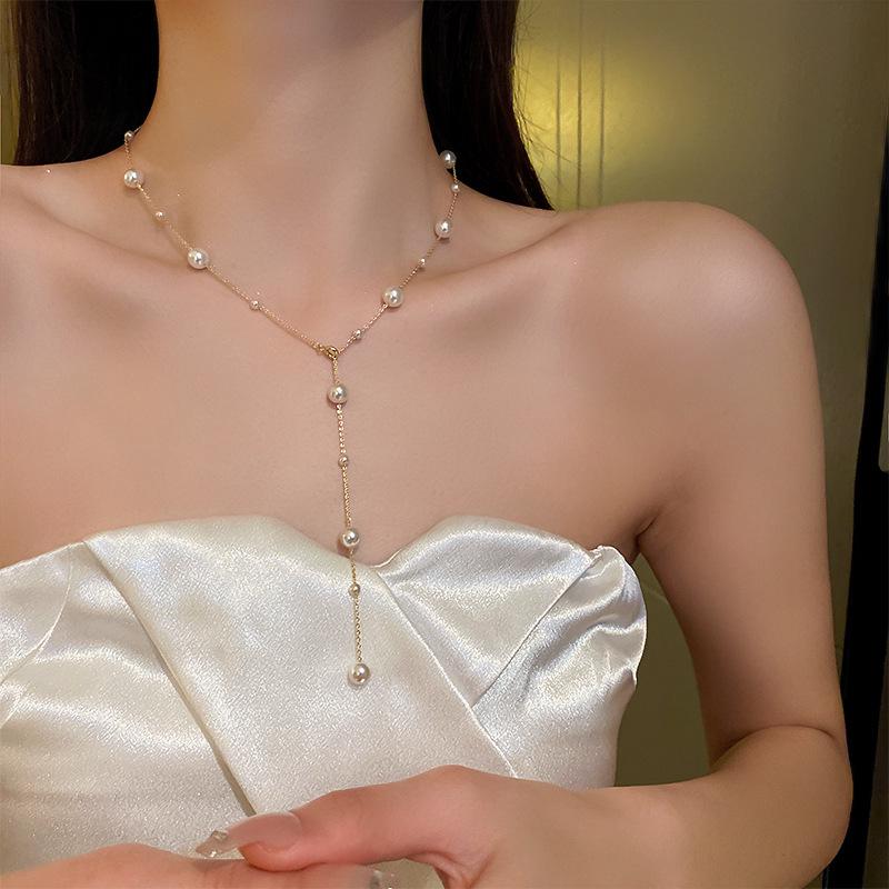 Collana a Clavicola con Nappa di Perle e Farfalla in Stile Coreano