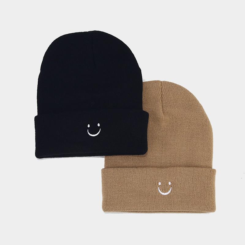 New cute little smiley face simple embroidery knitted hat men's and women's college style versatile wool stacking hat