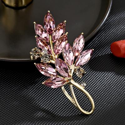 Lusso Nuovo Design Temperamento Raffinato ed Elegante Fiore di Mare Profondo Spilla Accessori Cappotto Classico