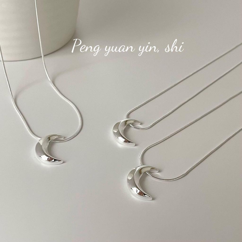 S925 Sterling Silver Crescent Moon Necklace: Cool and Aloof, High-End, Niche Ins Style with Snake Bone Chain