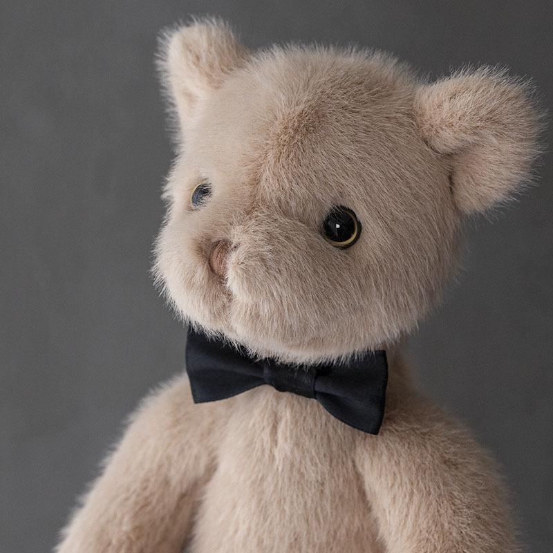

Плюшевая игрушка Холидей Роман Даброн Одетый медведь Мягкая набивная кукла-компаньон Подарок Ребенок BlackBowTie