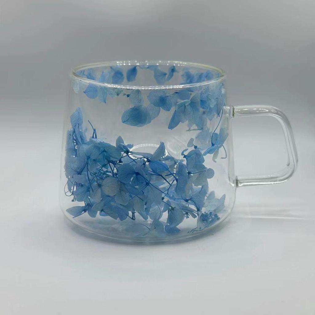 Elegant Double-Layer Glass Cup with Real Flower Design - Perfect for Coffee or Water, Made from High-Quality Borosilicate.