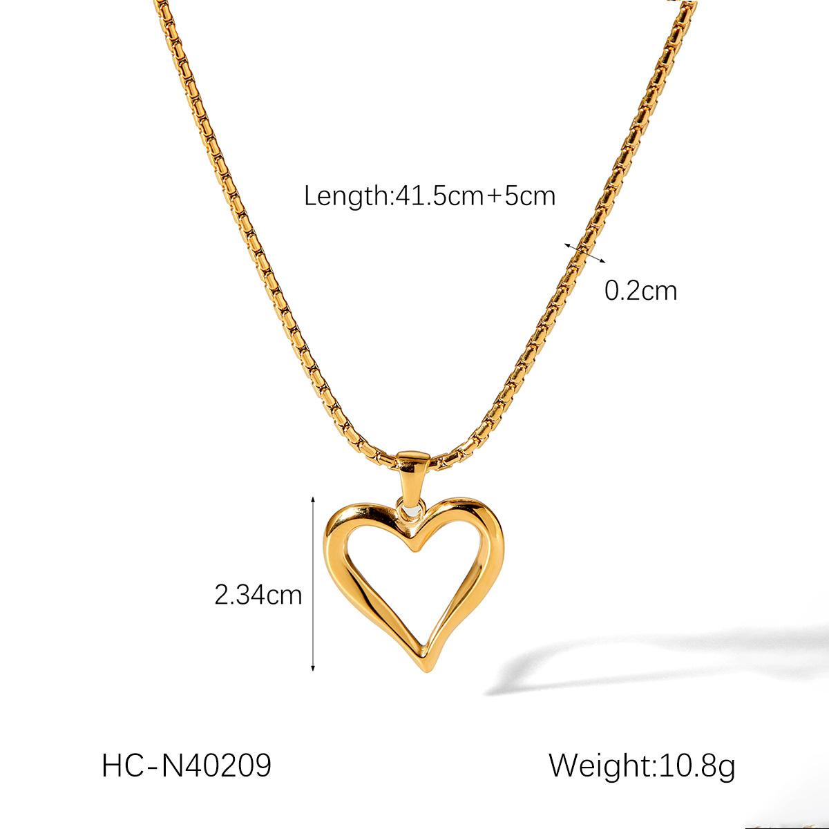

Fashion Hollow-Out Heart Pendant Necklace For Women Stainless Steel Chain Jewelry Fade-Resistant Elegant Gift