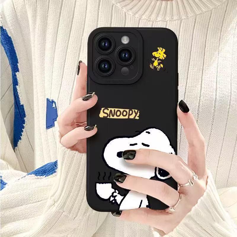 Snoopy Apple 15 Pro Max Cartoon Phone Case, Drop-proof for New Model 17