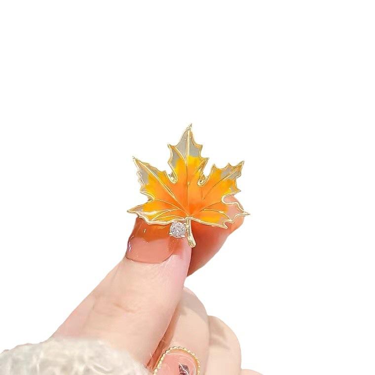 Maple Leaf Brooch for Women Shiny Leaf Brooches Pin Banquet Wedding Party Charm Jewelry Gift