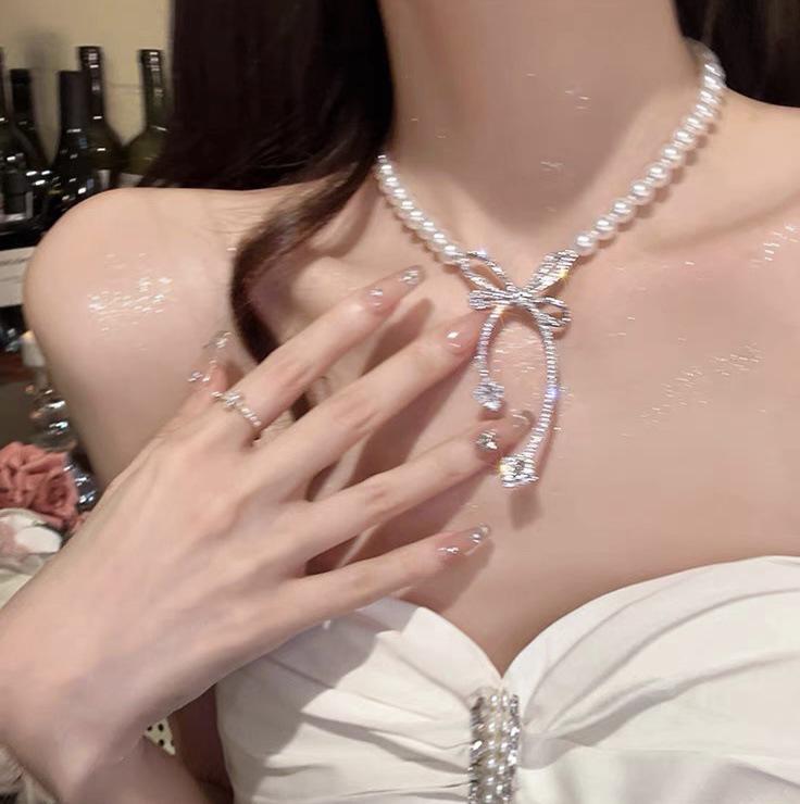 Französische mehrlagige Perlen-Schlüsselbeinkette - Luxuriöses, modisches und vielseitiges Design für Frauen