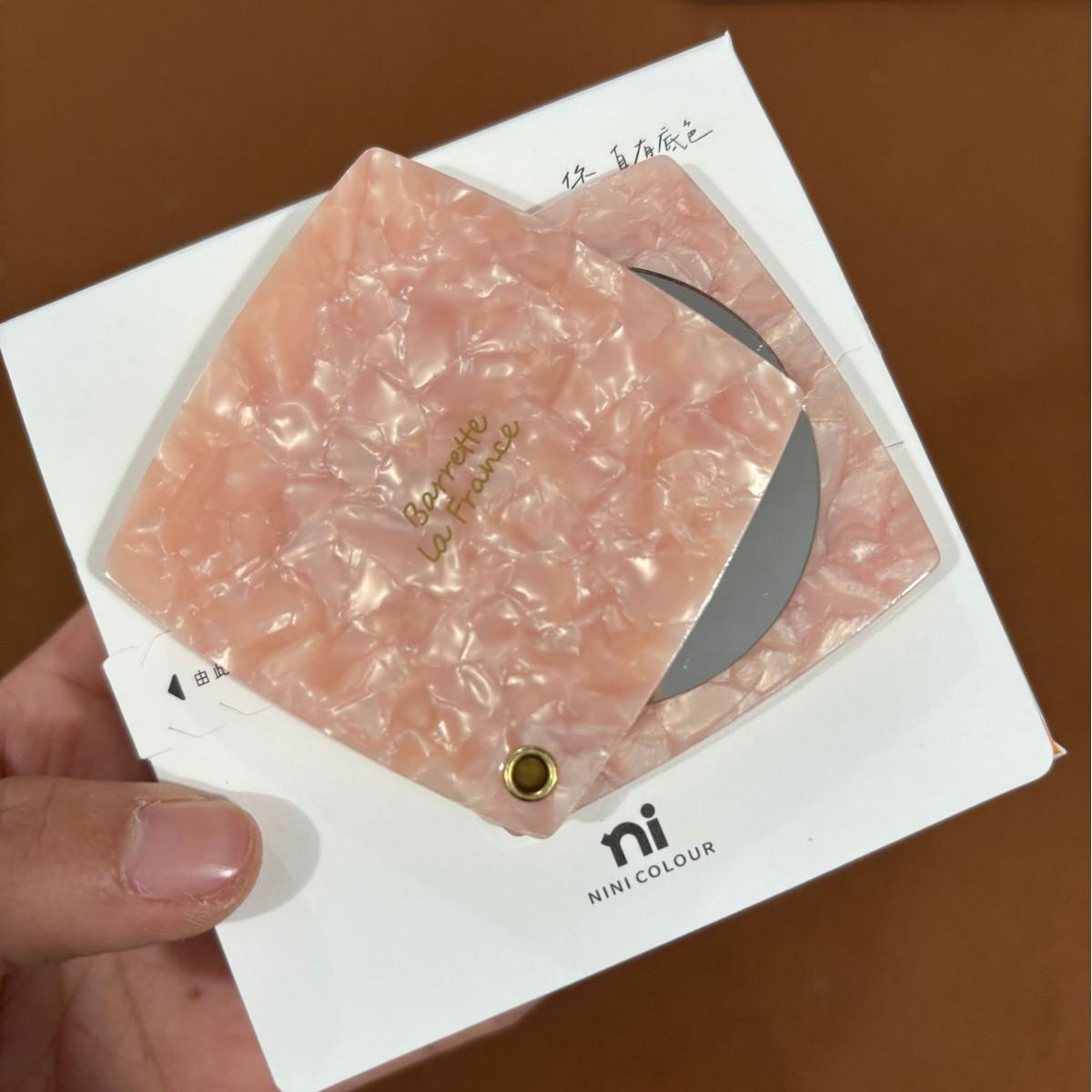 

New acetic acid plate cosmetic mirror advanced sense anti-static travel storage folding portable square small mirror 6cm розовый