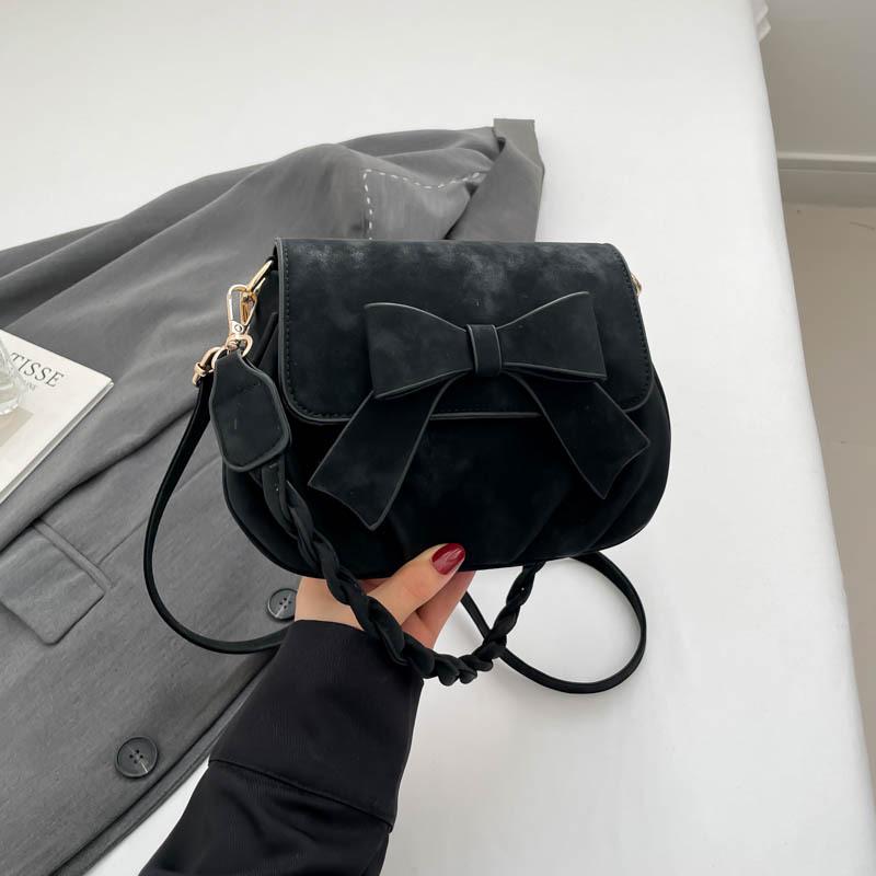 Retro fashionable simple small square bag autumn new fashion trend shoulder bag niche high value messenger bag