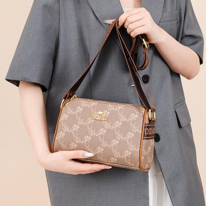 Summer New Bag Women's Fashion Simple Design Pillow Bag Retro Printing Large Capacity Shoulder Messenger Bag