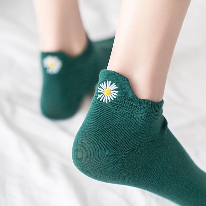 6 Pairs Elegant Floral Women's Ankle Socks | Breathable Stretchy No-Show Boat Socks Machine Washable for Casual & Athletic Wear