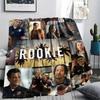 The Rookie, Coperta a Quadri di Flanella, Alta qualità, Confortevole per Tutte le Stagioni, Decorazione per la Casa, Calore e Comfort, Perfetta per Regali.