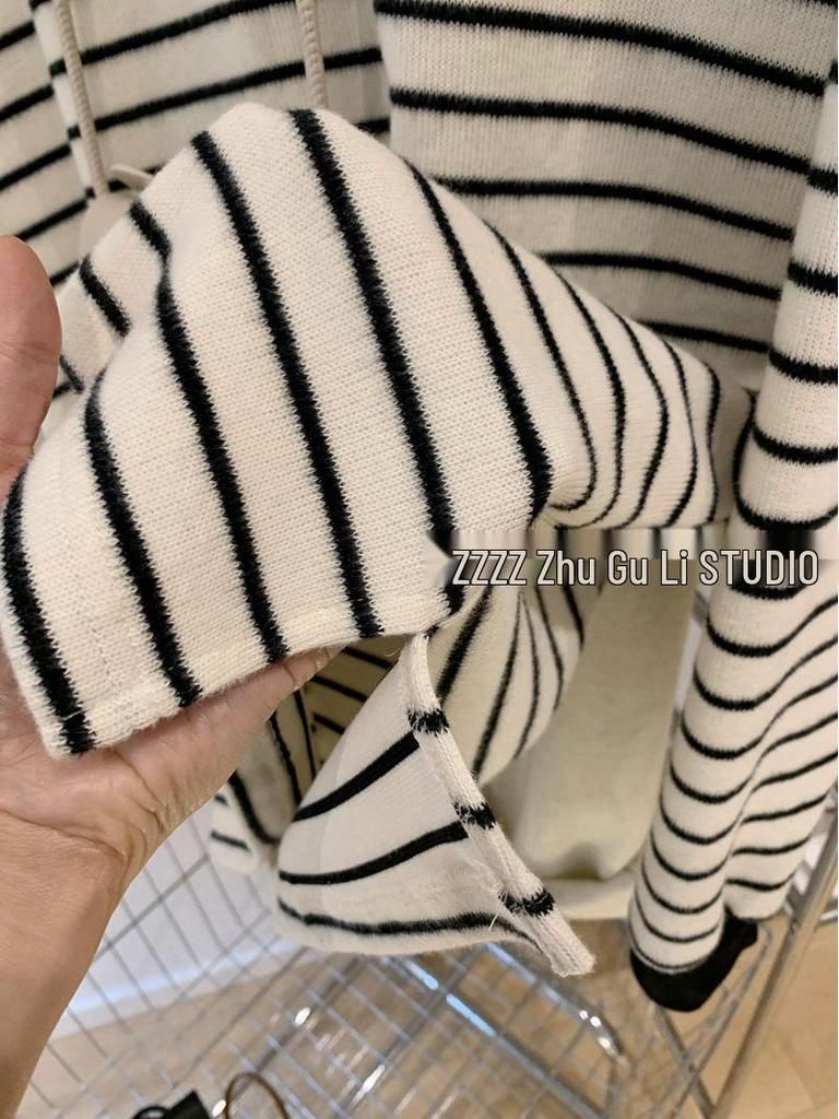 2218 Embroidered Brushed Striped Mid-Length T-Shirt - Early Spring 2023 Edition for Women