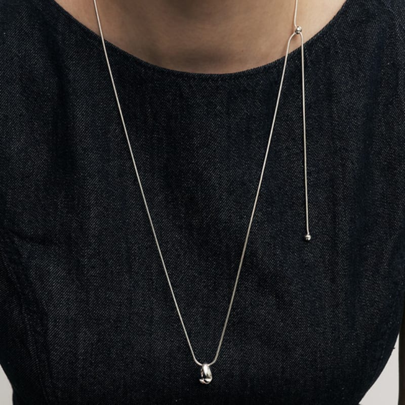 Hei pebble long snake chain necklace