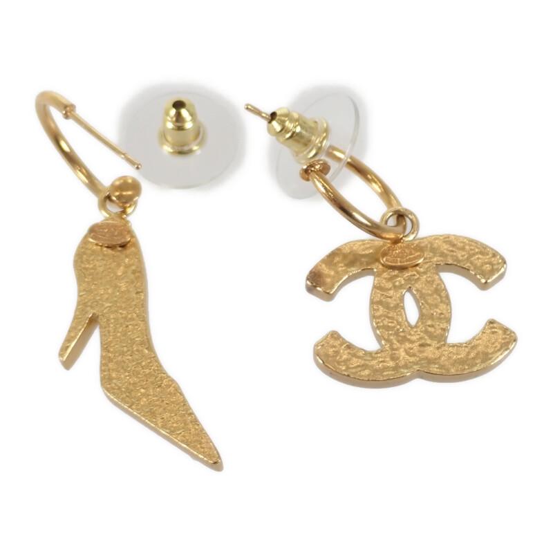 Chanel Pierce Gold Gold Plated Women
