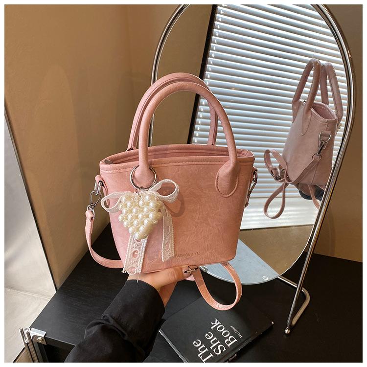 

Сумка-корзина для овощей премиум-класса женская 2025 новая нишевая дизайнерская сумка-ведро на плечо, сумка-мессенджер розовый