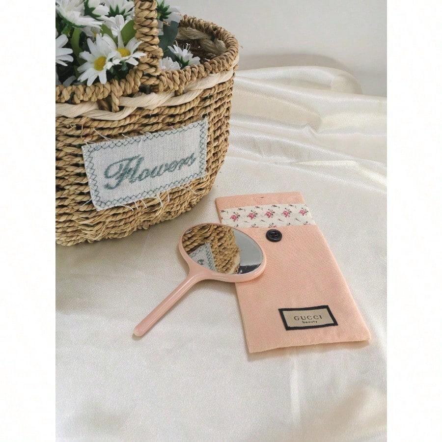 Damen-Make-up-Tasche, geeignet als Geschenk für Ihre Freundin oder Freunde. Aus pinkfarbener Leinwand gefertigt.