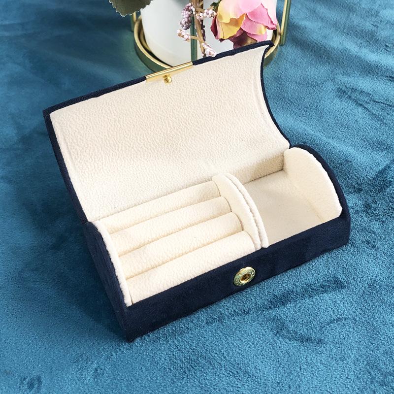 Portable Velvet Jewelry Box - Arched Design for Trendy Accessory Storage
