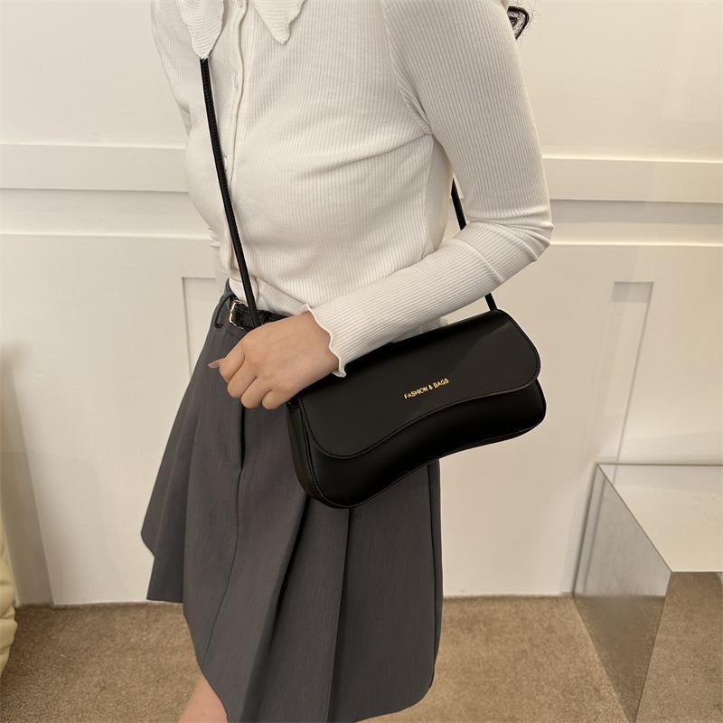 Spring new niche popular small bag women's fashion simple shoulder bag casual trend messenger bag women's bag