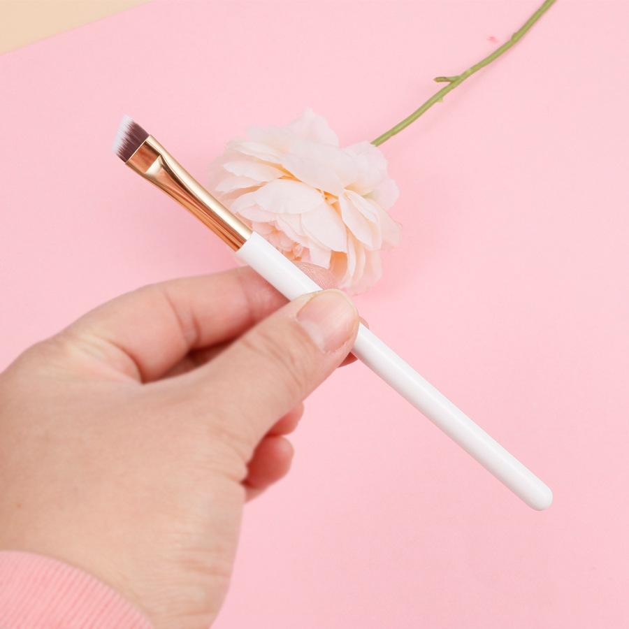 Einzelner flacher Pinsel, Präzisions-Concealer-Eyeliner-Pinsel, professioneller Lidschattenpinsel, tragbarer Make-up-Augenbrauenpinsel
