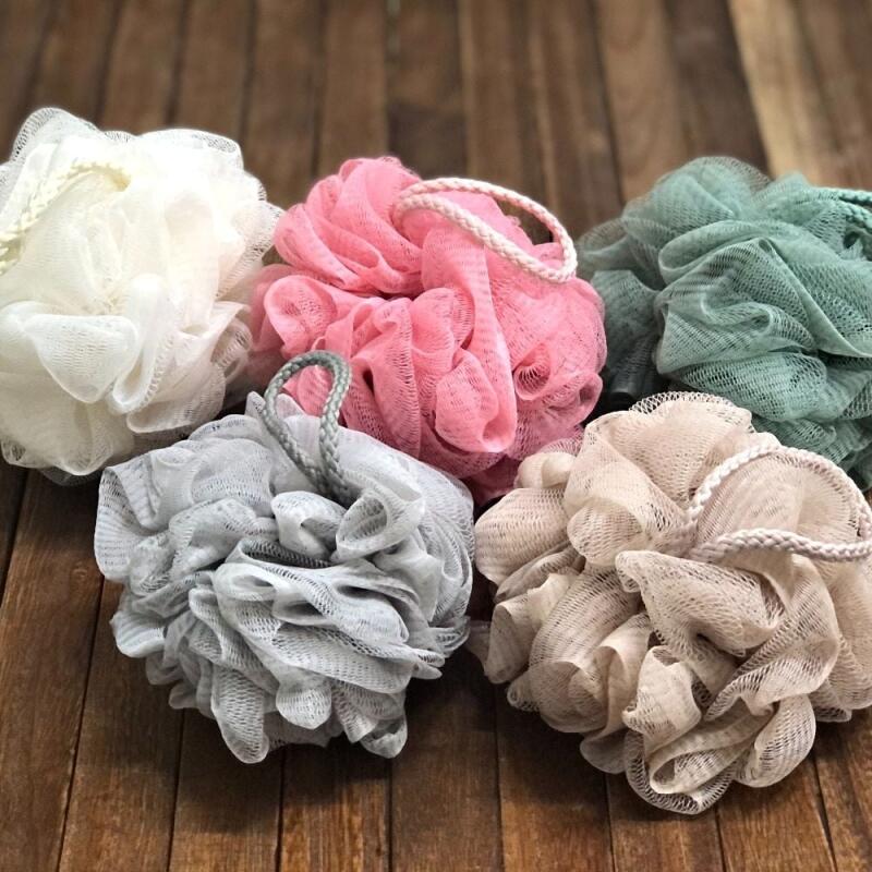 Ring-shaped circular shower ball