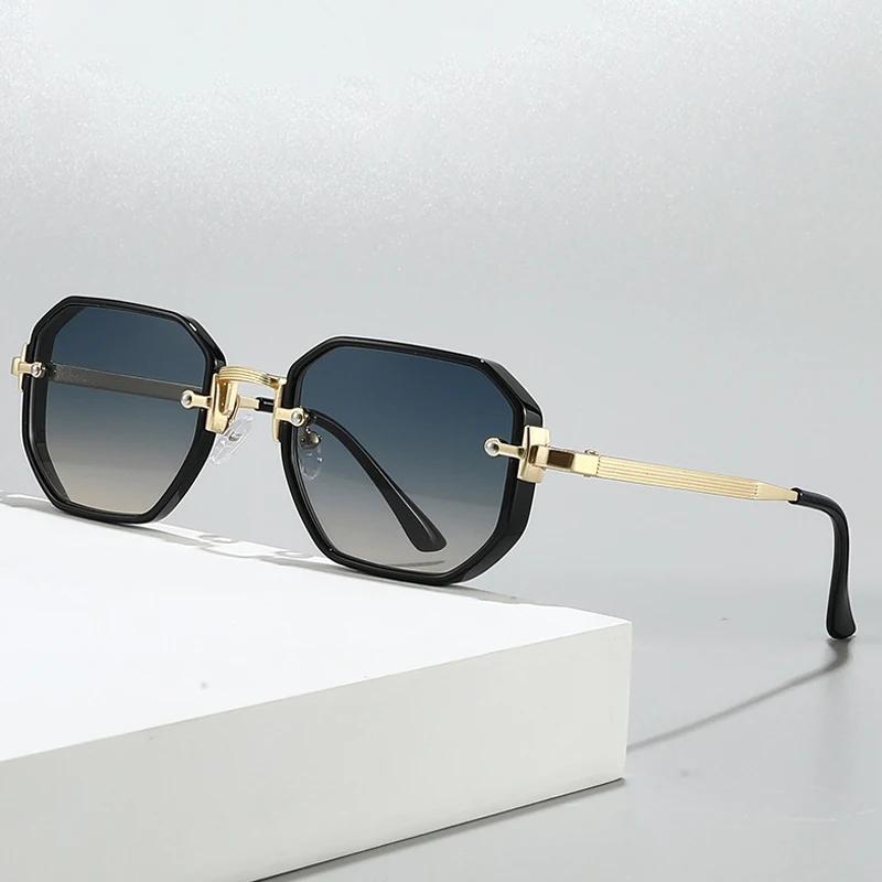 New Fashion Square Sunglasses Men Punk Shades UV400 Retro Metal Trending Gradient Women Sun Glasses