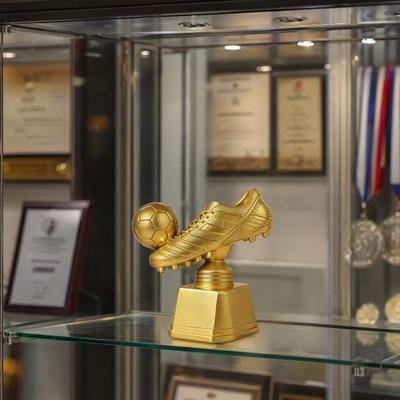 Guld Fotbollssko Trofé med Stabil Bas, Harts Fotbollspris för Spelarprestation, Ungdomsfotbollsmästerskap Pris, Guldpläterad Samlarobjekt för