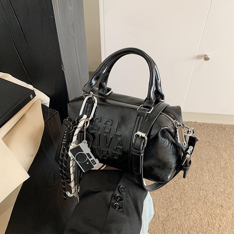 Simple Casual Handbag Bag Women's New Versatile Shoulder Messenger Bag Fashionable Commuter Pillow Bag