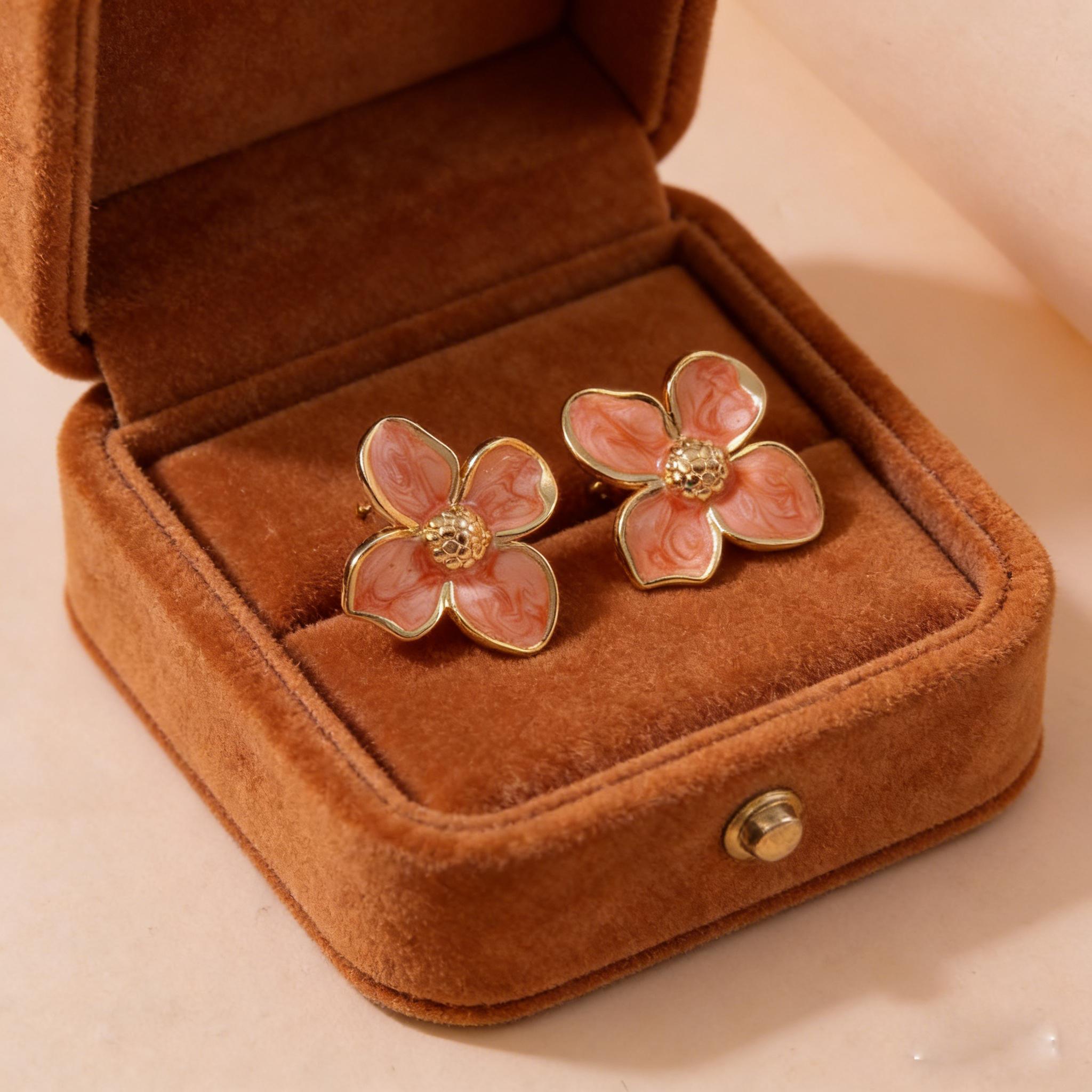

Fashion Irregular Post Earrings Metal Flower Cream Epoxy Studs Gold Color Plating Heavy Statement Zircon for Women чорний