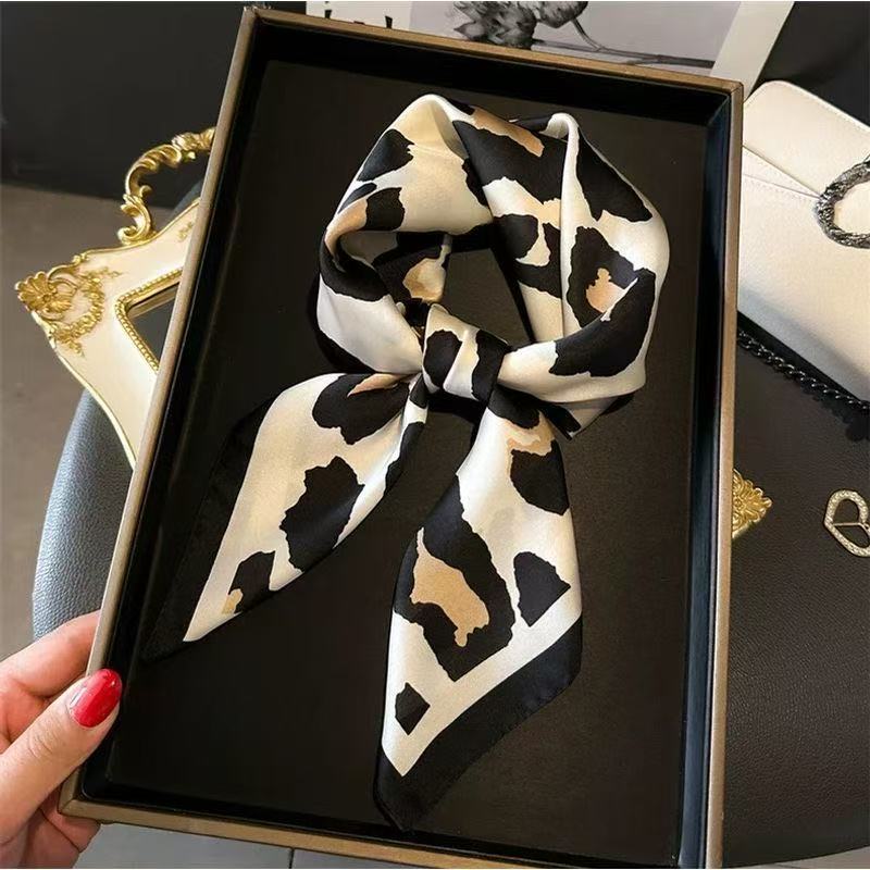1pc Vintage Leopard Print Satin Square Scarf, Women Imitation Silk Multi-use Bandana, Daily Commute Travel Headband & Bag Decor Shawl