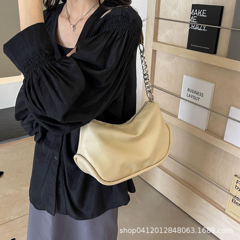 Fashion Niche Underarm Small Bag Women's 2025 New Casual Texture Messenger Bag Simple Retro Commuter Shoulder Bag