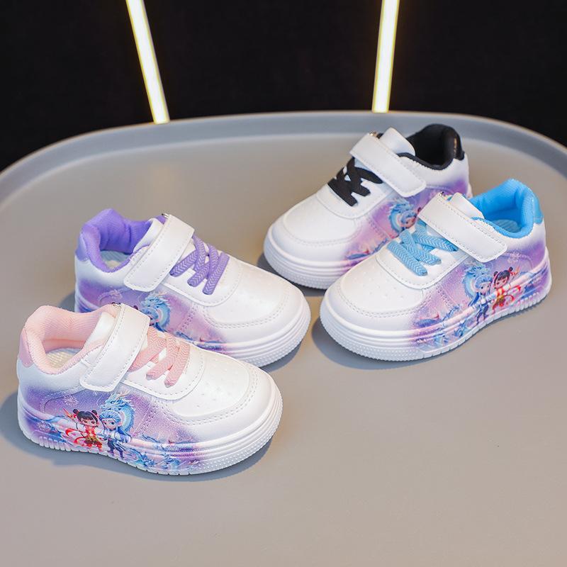 Boys' sneakers cartoon breathable girls' little white shoes 2025 spring and autumn new children's board shoes soft-soled casual shoes tide
