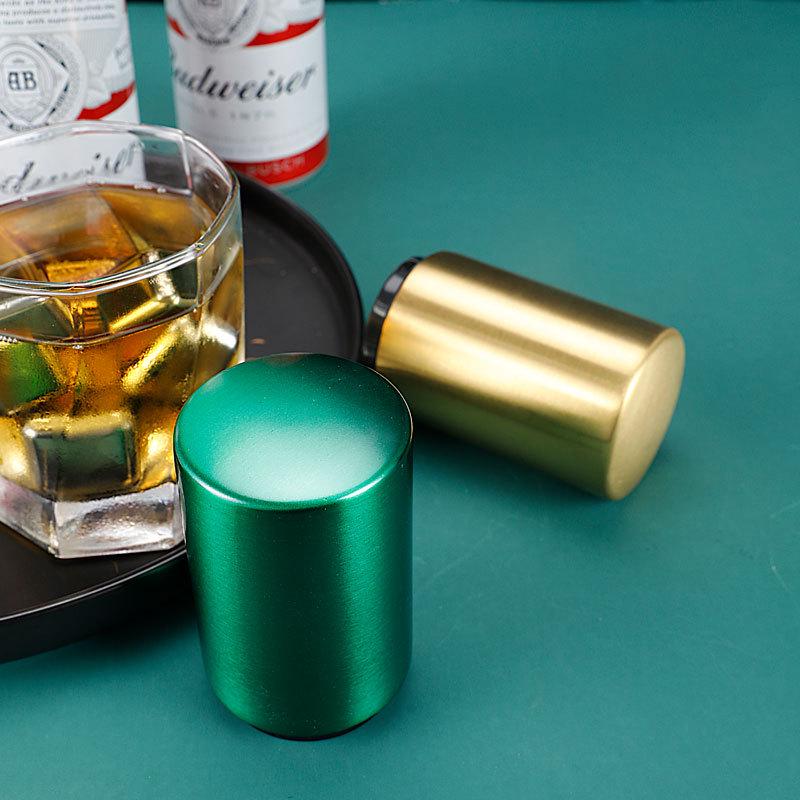 Multifunktionaler Bierflaschenöffner aus Edelstahl mit Druckmechanismus