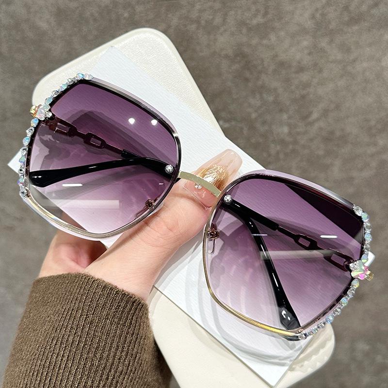 

Солнцезащитные очки без оправы в корейском стиле со стразами – Женские модные, с бриллиантовой отделкой, защита от УФ-лучей, стройнящие большое лицо, уличный стиль.