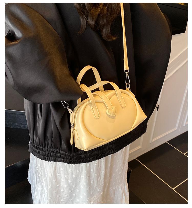 Crossbody bag women's bag 2025 new summer super hot small bag casual Korean version handbag popular small square bag this year