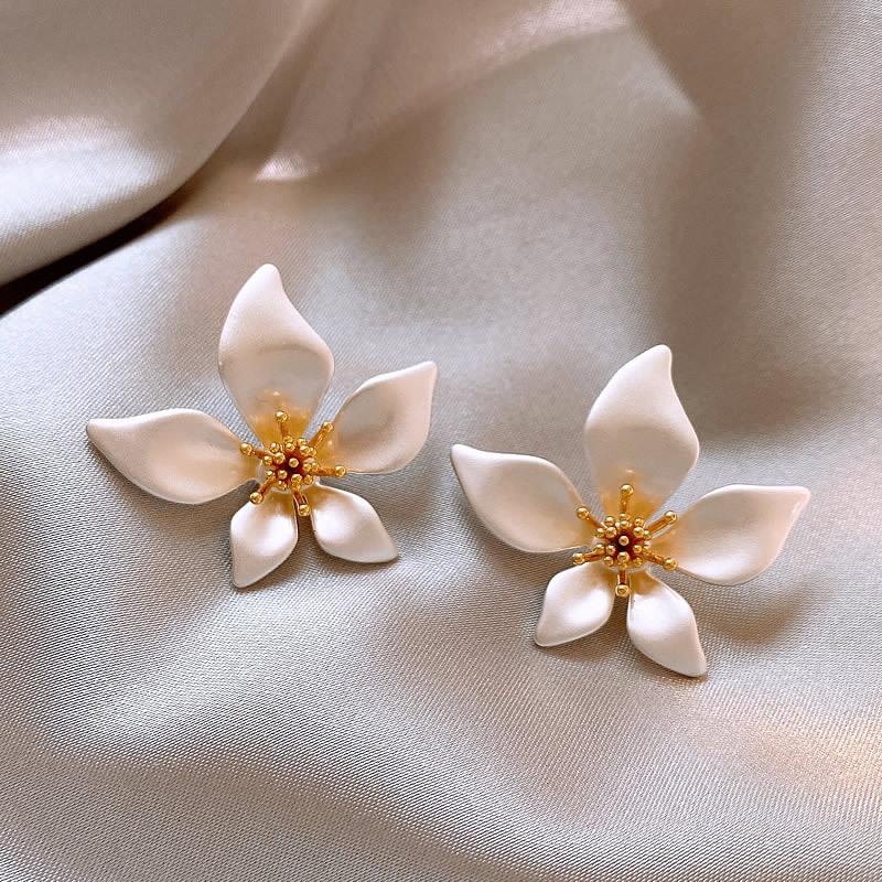 

14 Серьги-цветы из серебряной иглы Атмосферная элегантность Высококлассные серьги Легкая роскошь Универсальные модные серьги Женщины