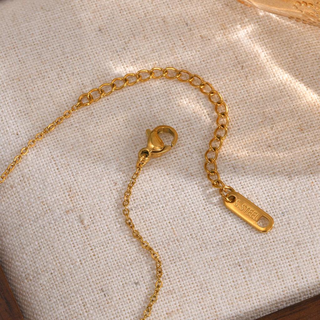 Fashion Sun Ray Pendent Necklace for Women Stainless Steel Chain Exquisite Necklaces Bohemian Necklaces Jewelry Gifts