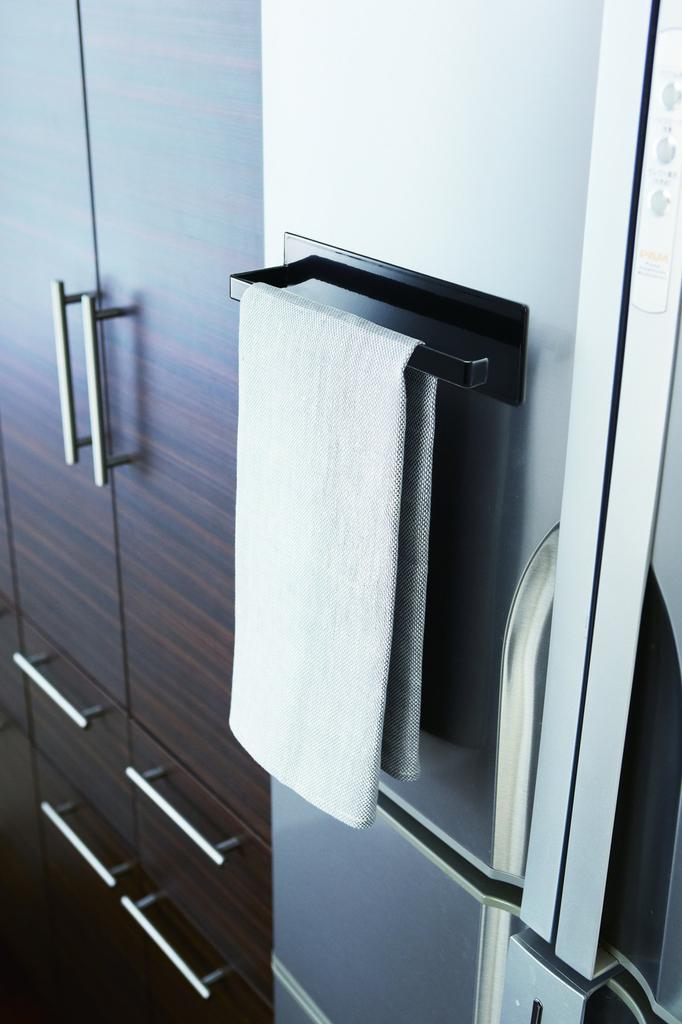 Yamazaki Magnetic Kitchen Paper Holder, Black, Approx. W6 X D5.2 X H24.5cm, Tower Series, Can Be Installed Vertically or Horizontally, Kitchen Paper