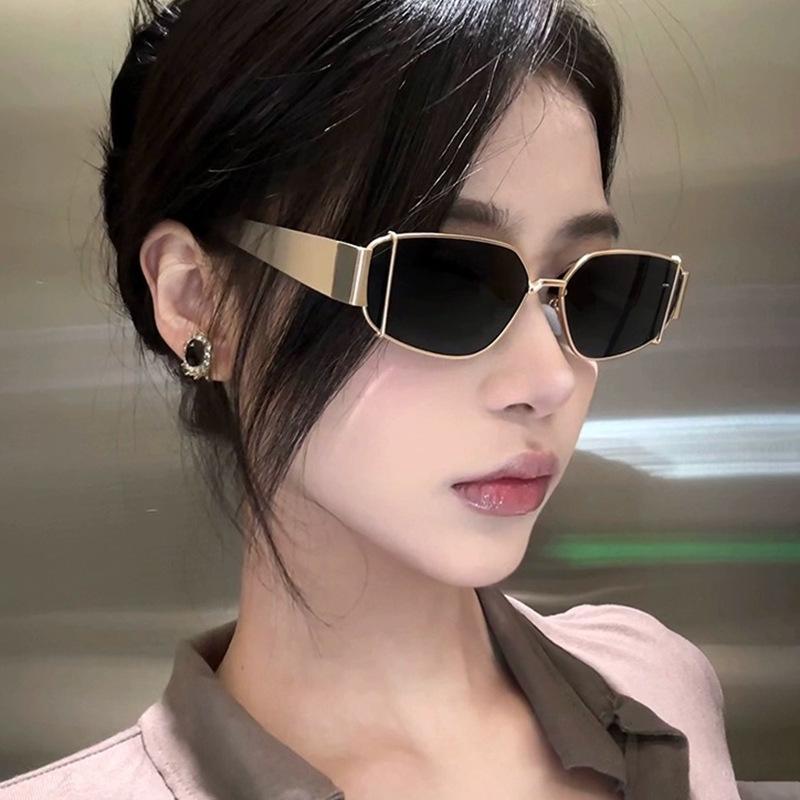 Women's sunglasses, square metal sunglasses, fashion sunglasses.