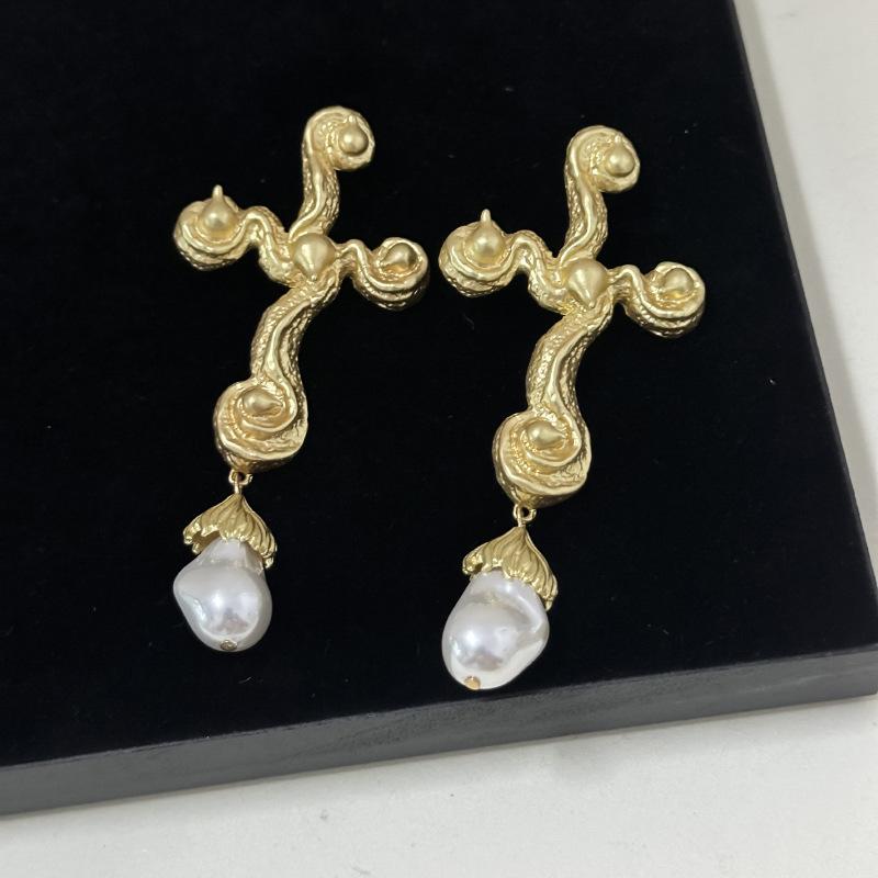 Retro Exaggerated Fashionable Personality Baroque Pearl Cross Earrings Light Luxury Temperament Catwalk Style Large Earrings