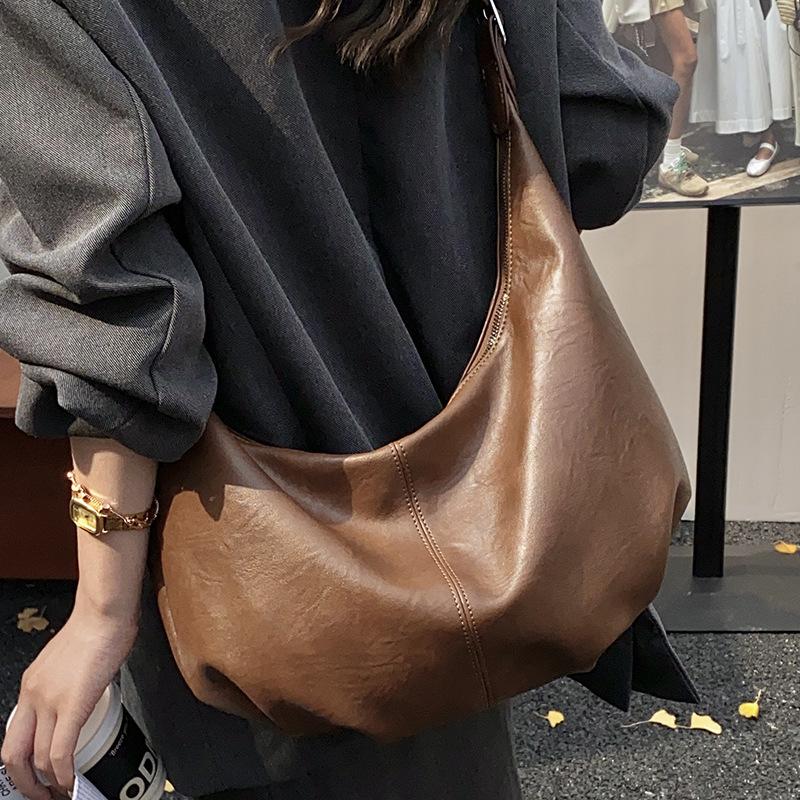 Retro Large-capacity Dumpling Bag Commuter Armpit Bag Women's Autumn New Fashionable Shoulder Bag Casual Messenger Bag