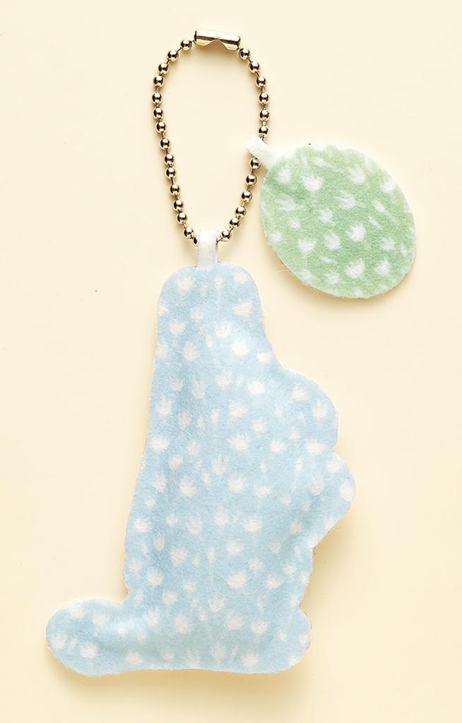Hamanaka Craft Kit Just Cut and Stick! Pre-Printed Moomin Charms (H481-102-001)