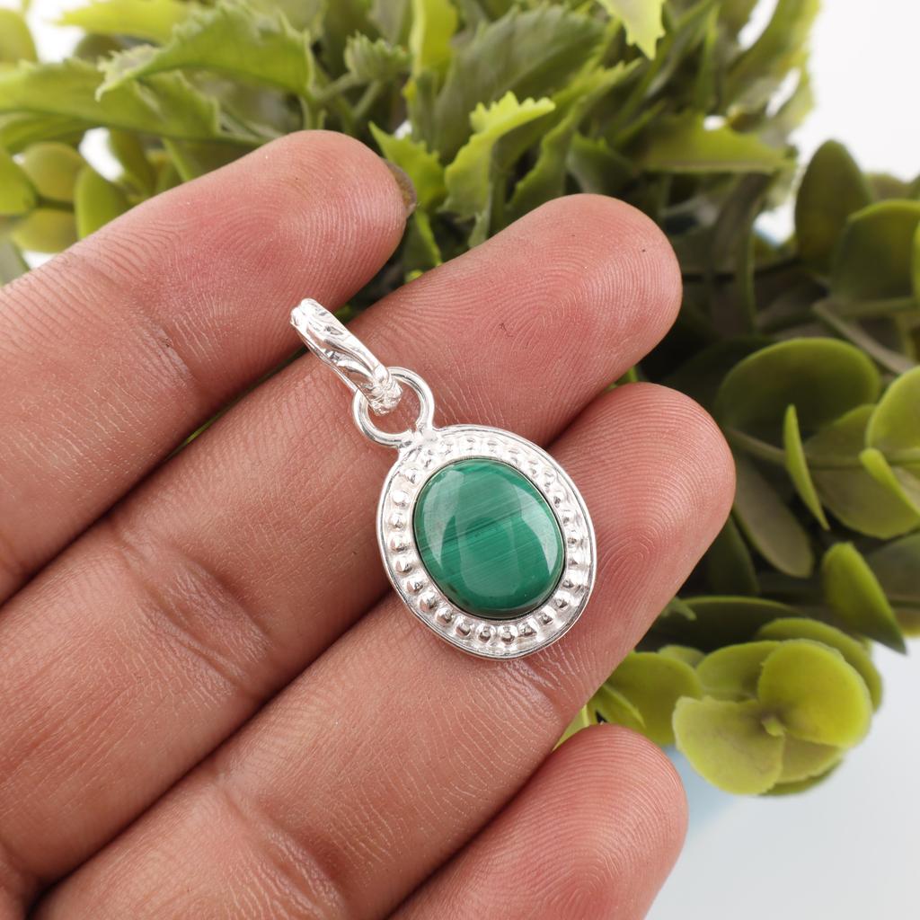 Ciondolo in malachite, gioielli con ciondolo in argento sterling 925. Regalo per le donne Gioielli con pietre preziose e ciondolo fatto a mano