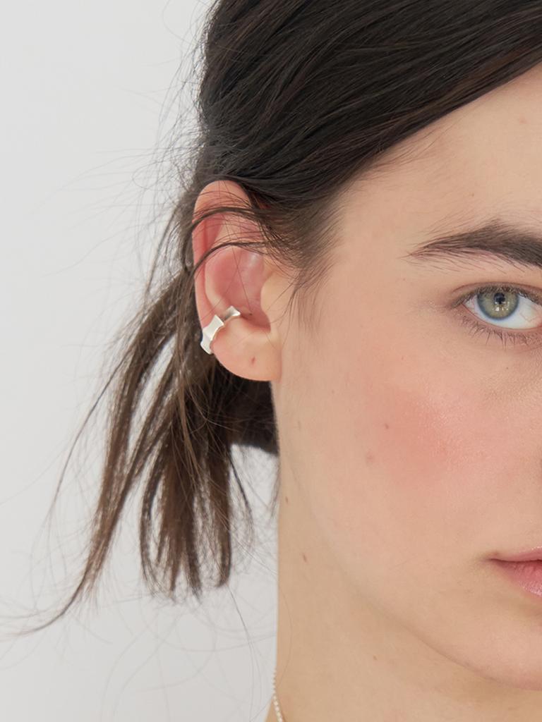 Still Instant Amone Wave Ear Cuff
