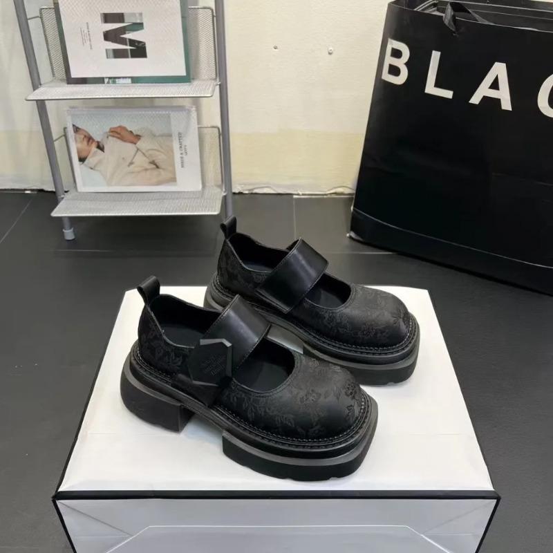 Fashion Women Casual Shoes Genuine Leather Mary Jane Single Shoes New Square Toe Soft Sole Versatile Velcro Shallow Mouth Single Shoes