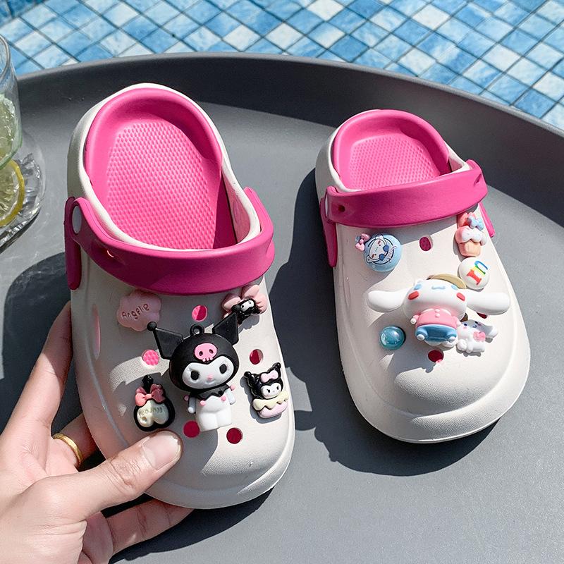 

New girls cartoon Kuromi two-tone versatile clogs with soft soles, non-slip closed-toe sandals 24-25 белый
