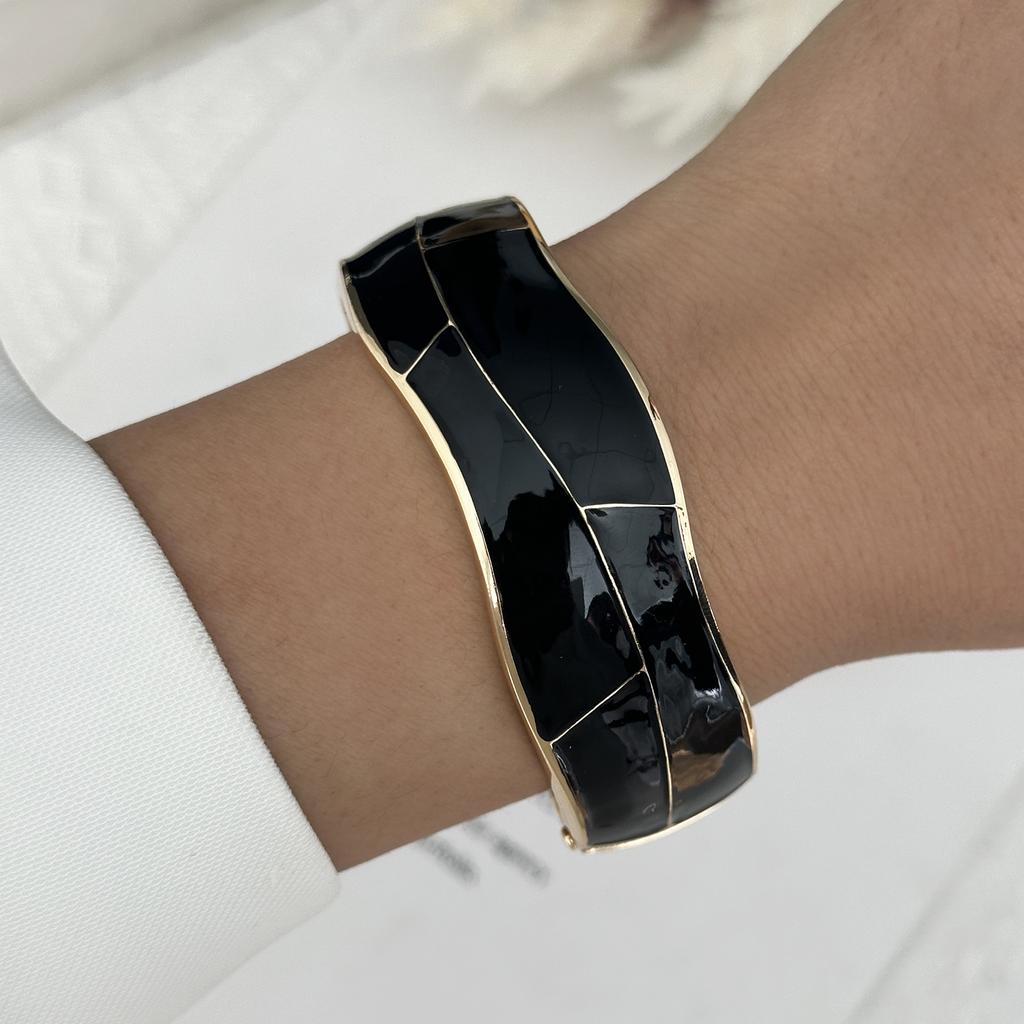 Luxury Black Enamel Gold Color Cuff Bangles for Women Vintage Chunky Geometric Statement Bracelet Set 2026 Trendy Jewelry Gift