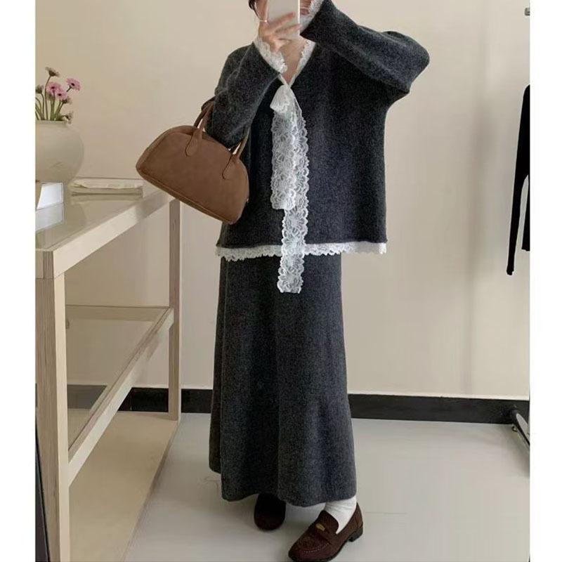 

Комплект из двух предметов: свитер с V-образным вырезом и кружевной отделкой, осенне-зимний свободный комплект: юбка + пуловер с завязками-бантами, вязаный свитер One size