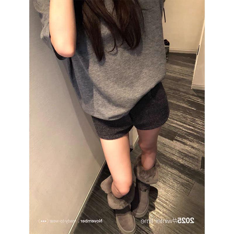 SUNONEONE Women s High-End Gray Woolen Slim-Fit Casual Shorts - Autumn/Winter Collection S
