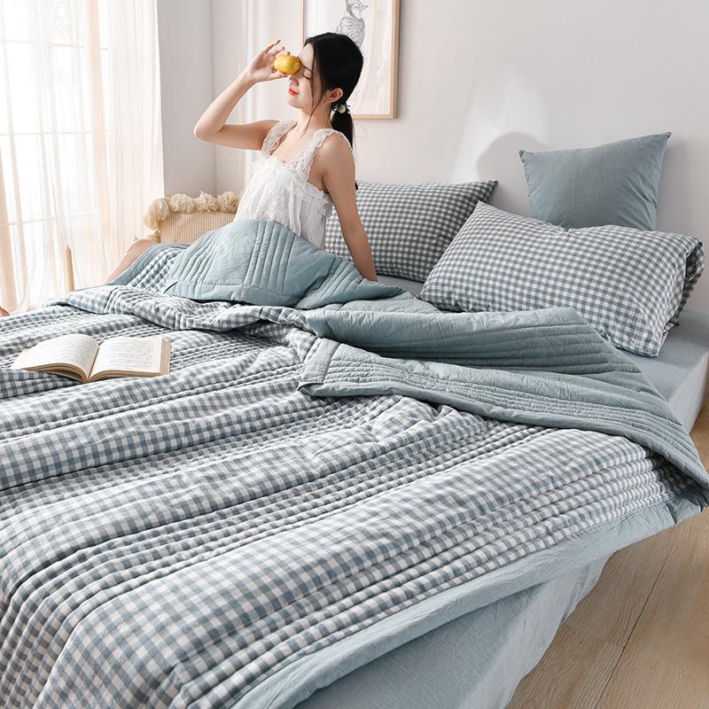 Quilted Spring Summer Quilt Soft Lightweight Duvet Summer Blanket Queen Breathable Blankets Comfortable Washable Double Quilts